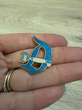 Disney 70th Anniversary Wave 2 Glitter D pin “chaser”